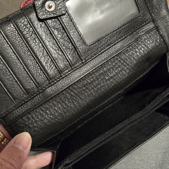 Matching Danier leather bag and purse - Picture 6 of 6